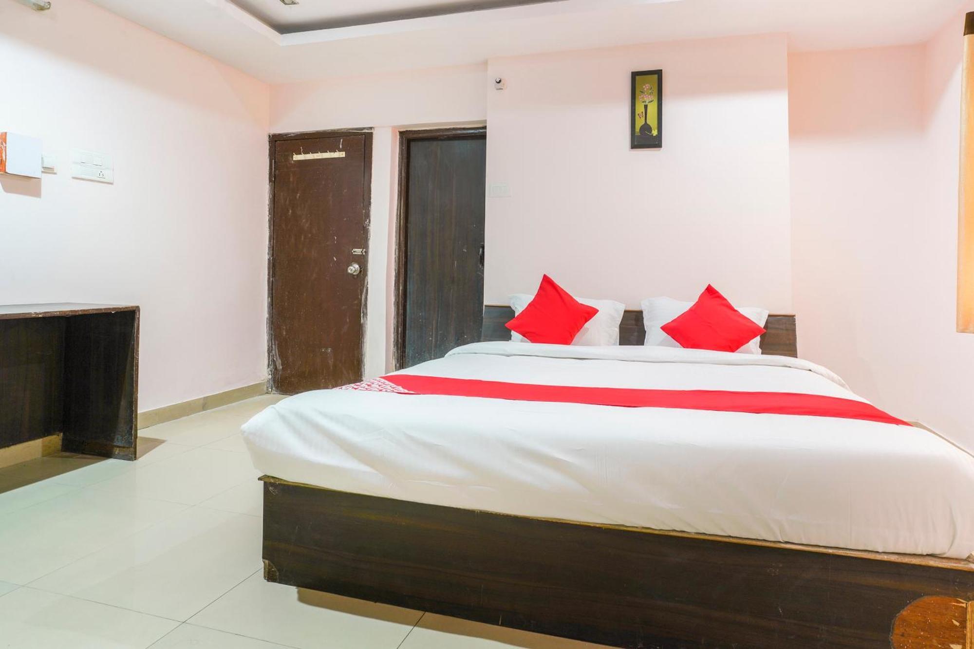 Spot On Sunshine Inn Hyderabad Ngoại thất bức ảnh
